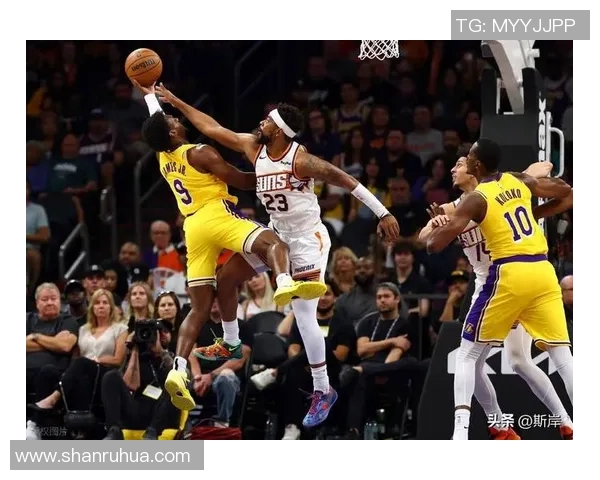 十月三日湖人与热火的激烈对决谁能在NBA赛场上笑到最后